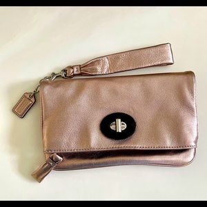 NWOT COACH Rose Gold Metallic Leather Wristlet